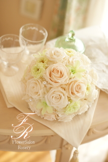 プリザーブドフラワーのラウンドブーケ